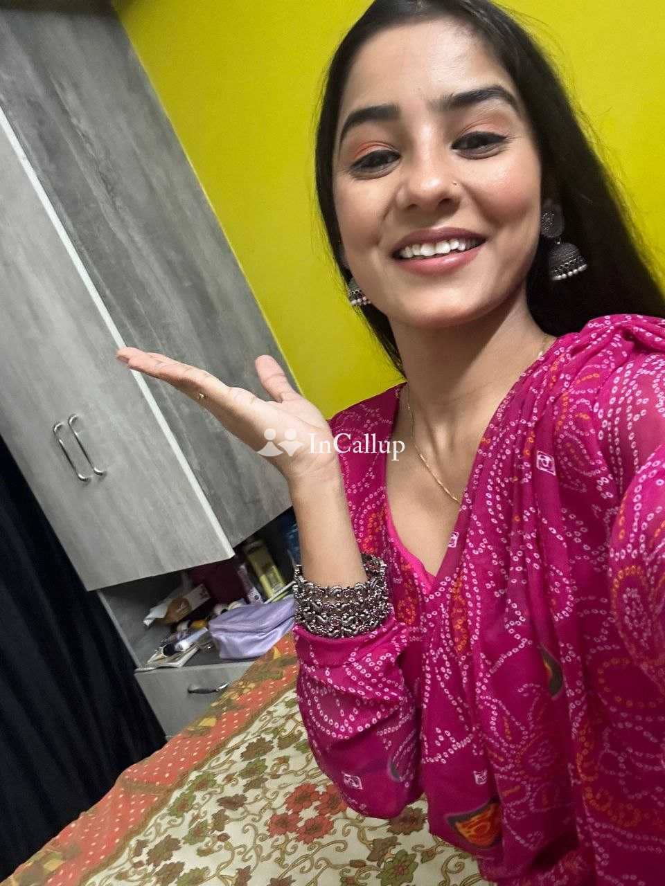 known for being hot tempered voluptuous with auburn hair and brown eyes meeting in hazaribagh - Call Girls in Hazaribagh