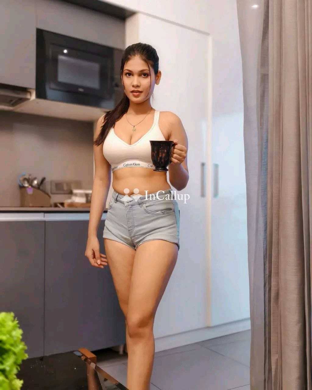 available in howrah known for being caring available for incall with black body type and black eyes - Call Girls in Howrah