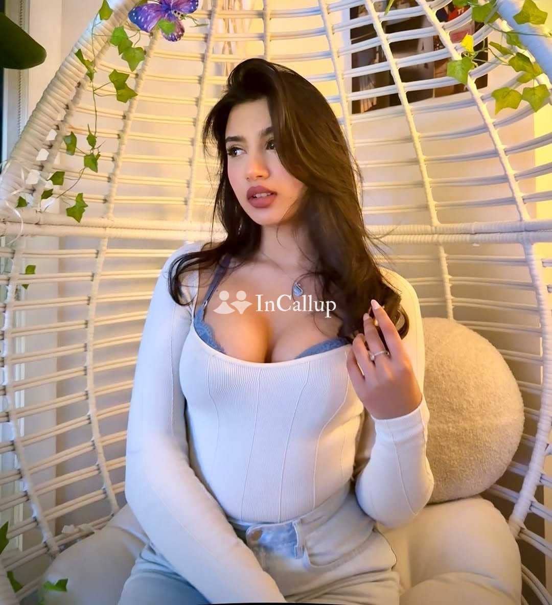i am hand to hand payment a twenty two year old call girls based in howrah known for being passionate - Call Girls in Howrah