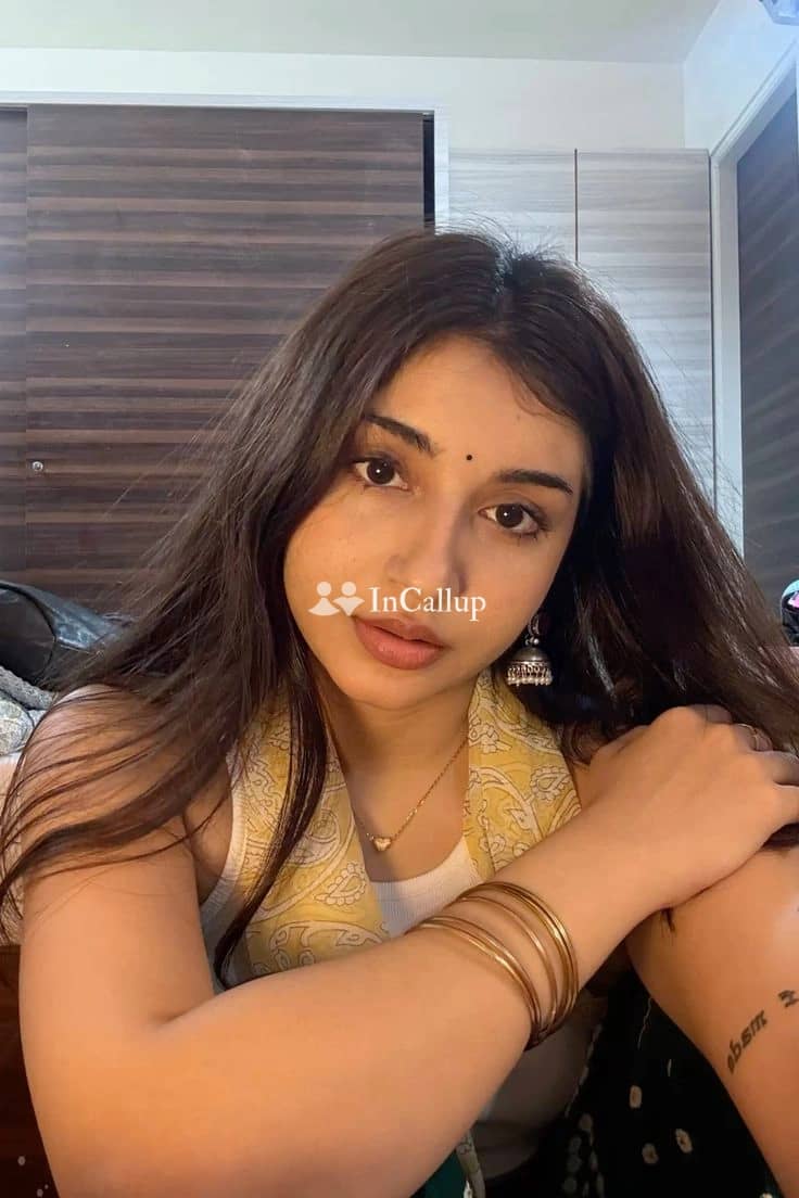 available for girlfriend experience i am deepika a twenty two year old call girls known for being dedicated - Call Girls in Howrah