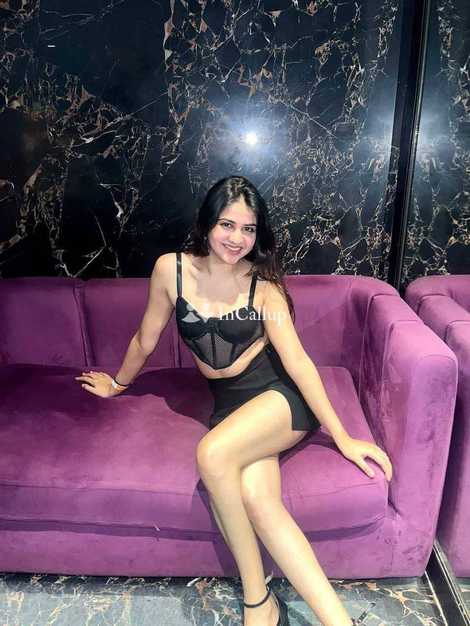 auburn tall weighing blue specialized in girlfriend experience fetish role play videocall - Call Girls in Hubli