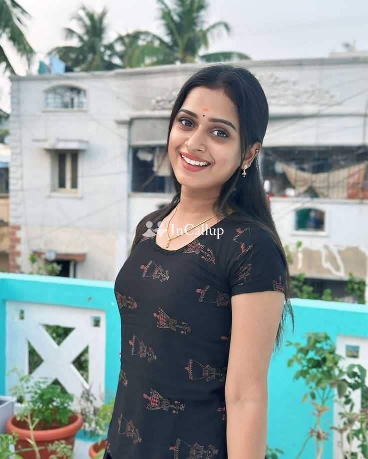 fetish having black eyes and brown hair available for private dates available now trusted reliable service - Call Girls in Hubli