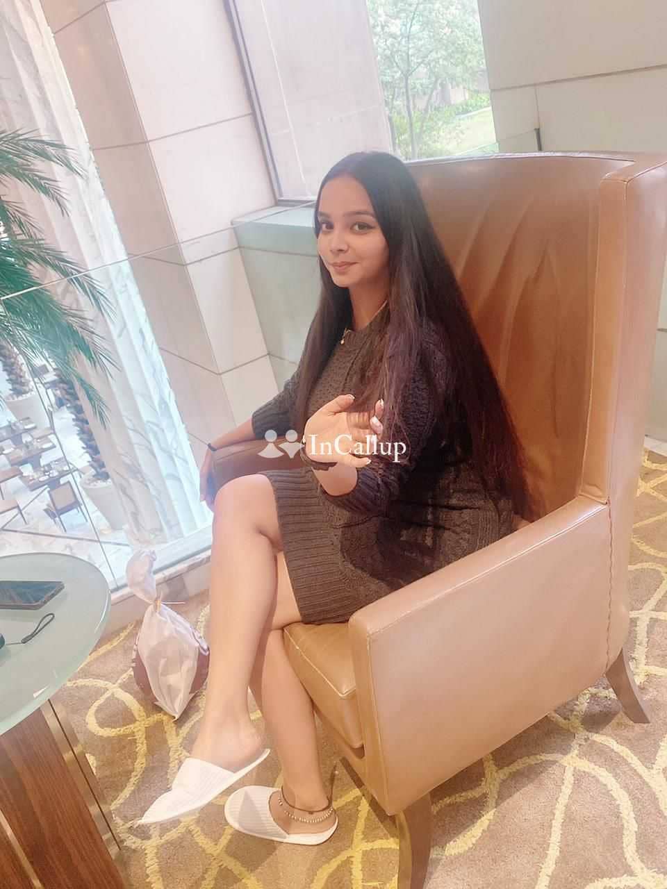 delicate black hair and black eyes horny meet hubli cash paymen a charming twenty year old call girls - Call Girls in Hubli