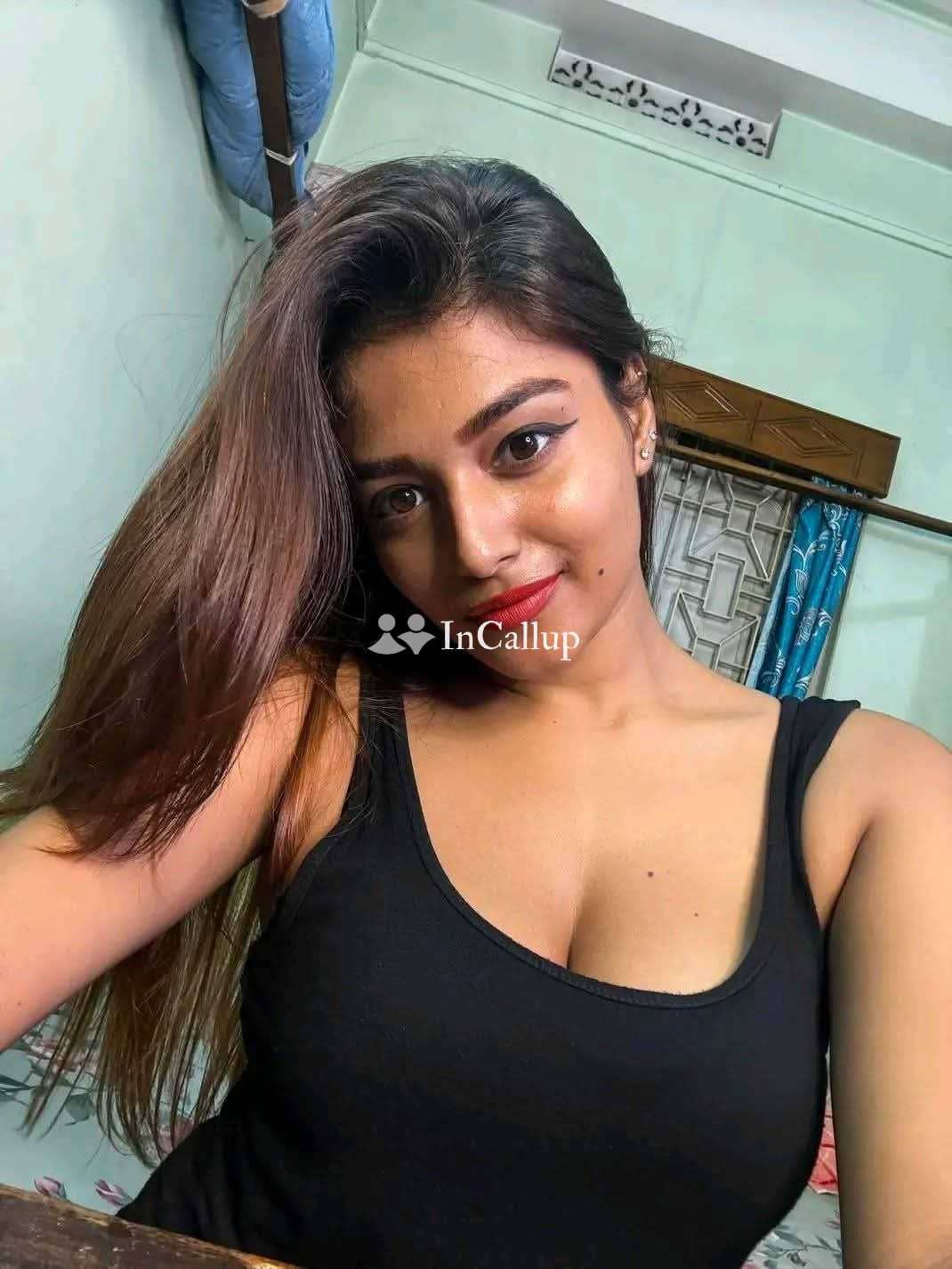 looking for pleasure meet sexy model a twenty five year old call girls angelic black hair and brown eyes - Call Girls in Hyderabad