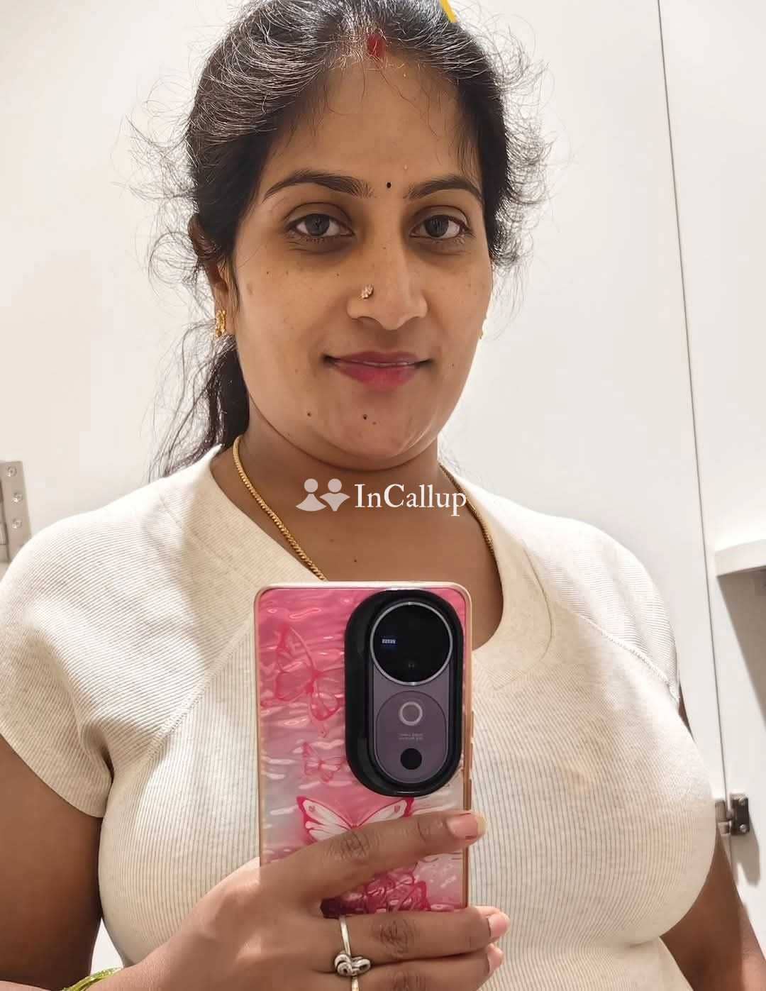 indulge in pleasure with only hand to hand ca a charming 21 year old call girl in hyderabad ready to please - Call Girls in Hyderabad