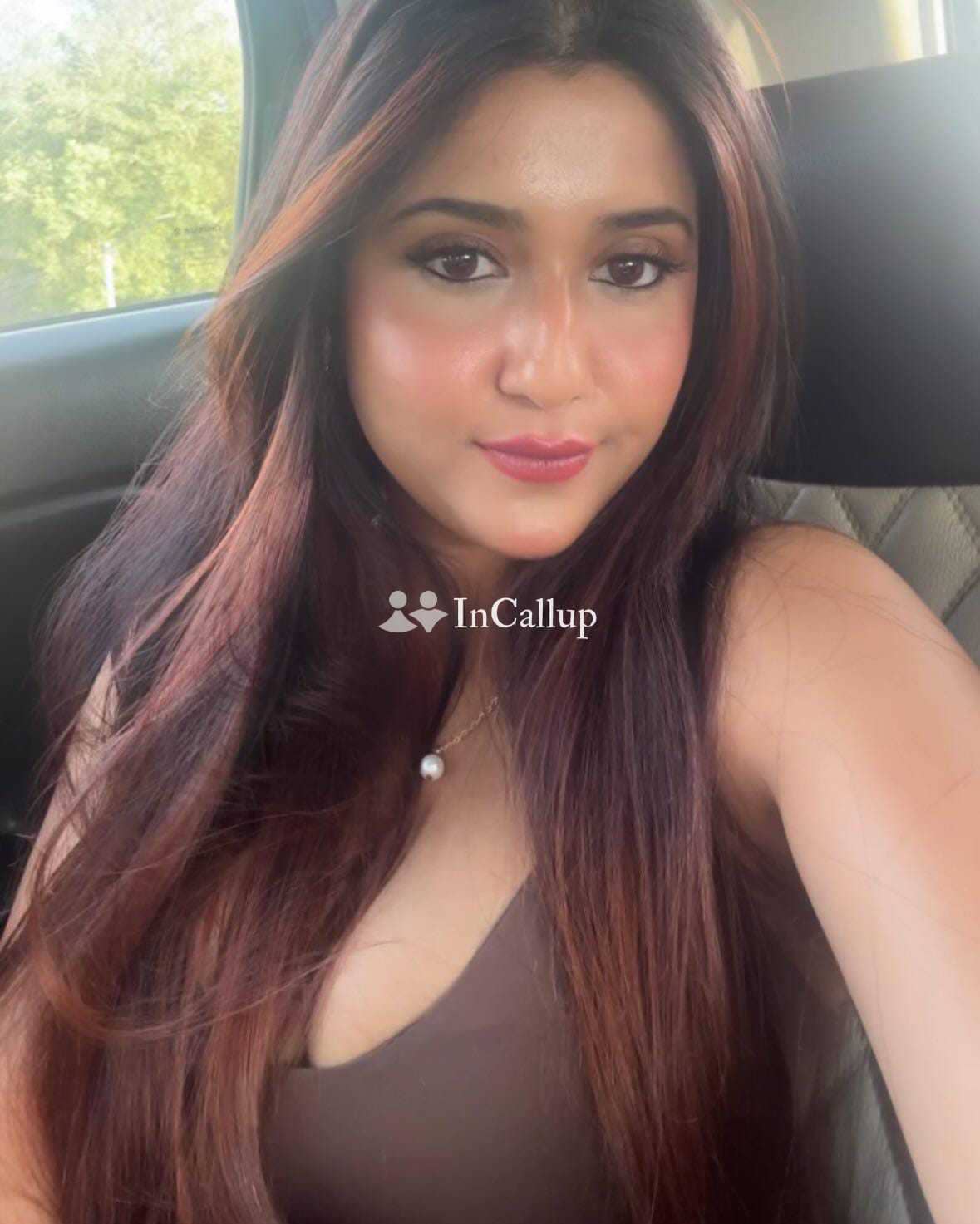 available for day and night service known for being enchanting with curvy figure and black eyes - Call Girls in Hyderabad