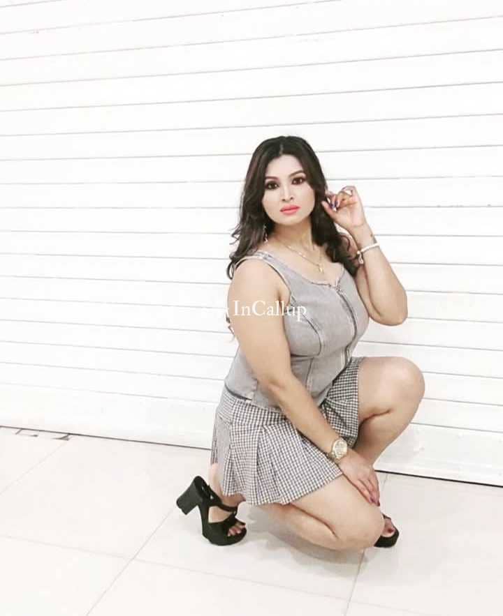 with slim body and blonde hair available for weekend fun known for being sensual - Call Girls in Indore