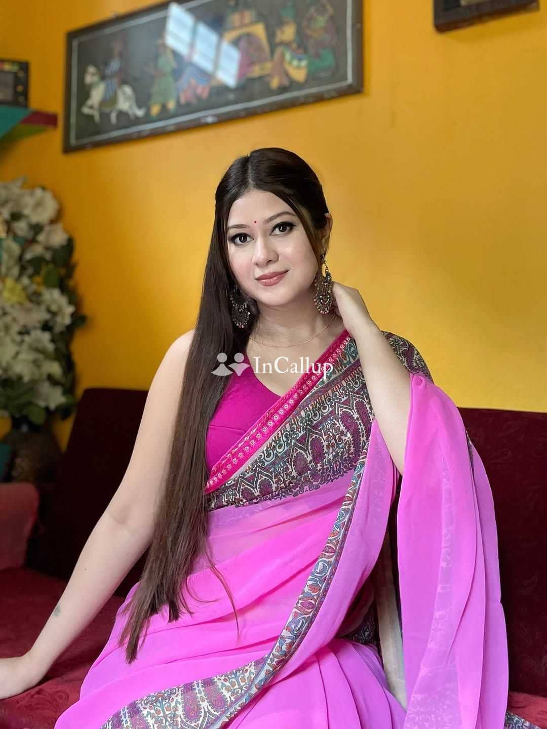 model look with auburn eyes and brown hair available for hotel visits available now trusted reliable service - Call Girls in Jabalpur