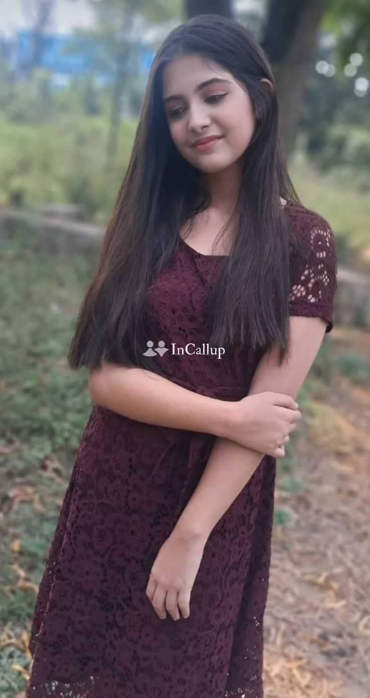 sparkling blonde eyes and black hair stunning full cash payment twenty one years old call girls playmate - Call Girls in Jabalpur