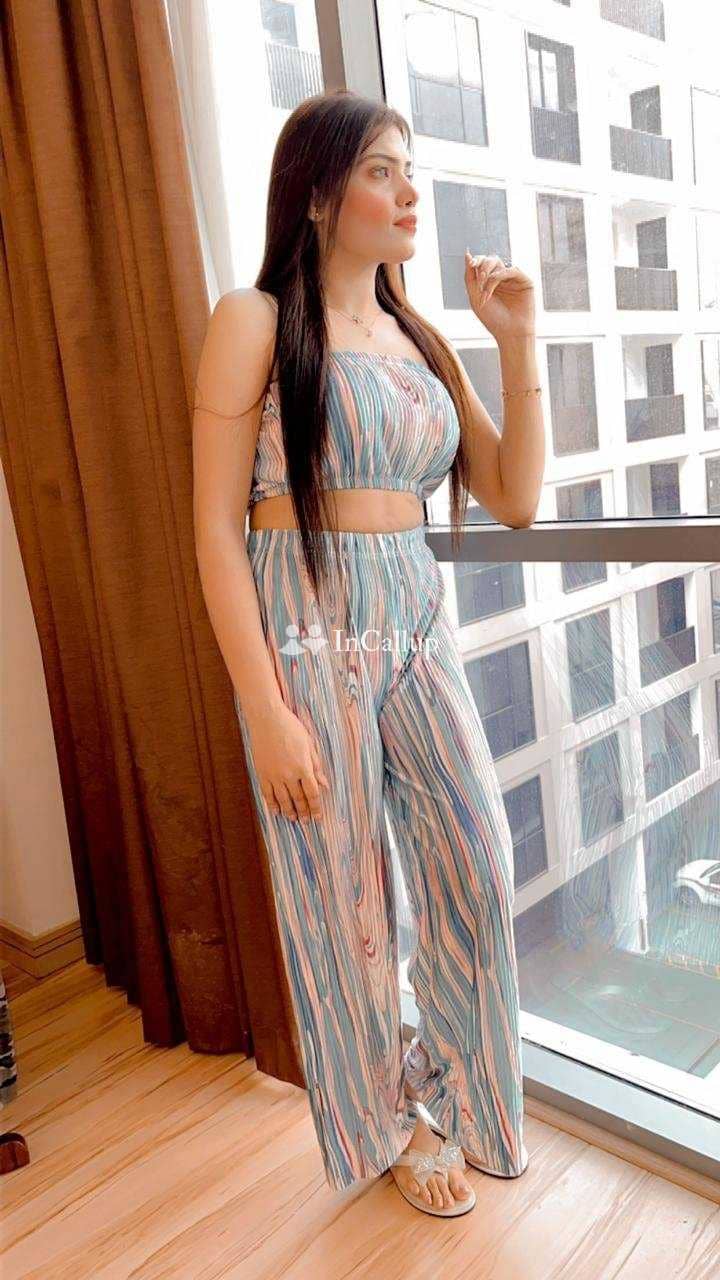having brunette eyes and brown hair flirty puja nineteen year old call girls babe known for being magnetic - Call Girls in Jabalpur