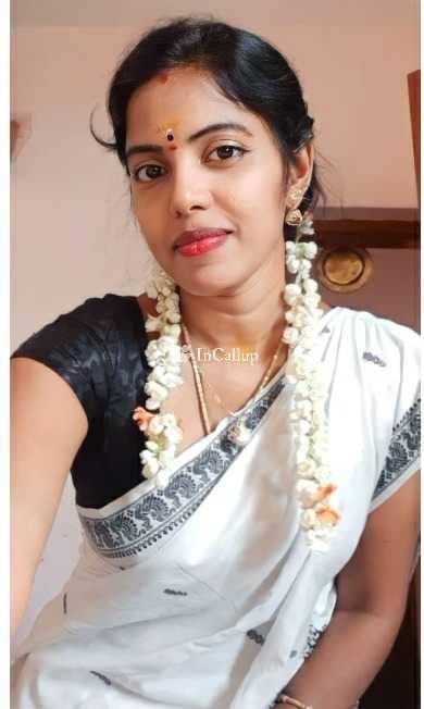 Jalpaiguri myself Priya escort girls available hot college girls housewife available - Call Girls in Jalpaiguri