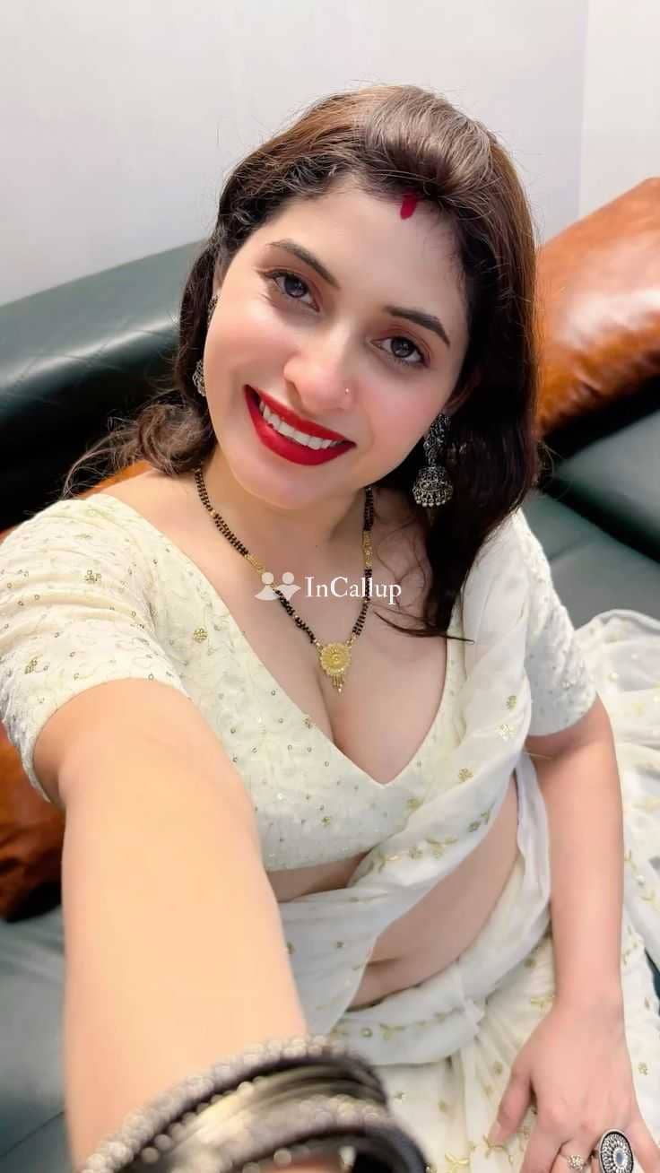 introducing maya a nineteen year old call girls ready to please delightful black eyes and black hair - Call Girls in Jalpaiguri