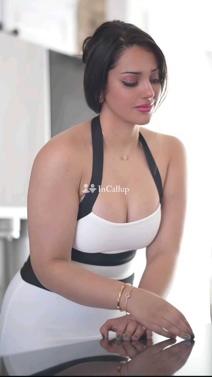 available for hotel visits meet and enjoy with maya twenty one year old call girls known for being hot tempered - Call Girls in Jaunpur