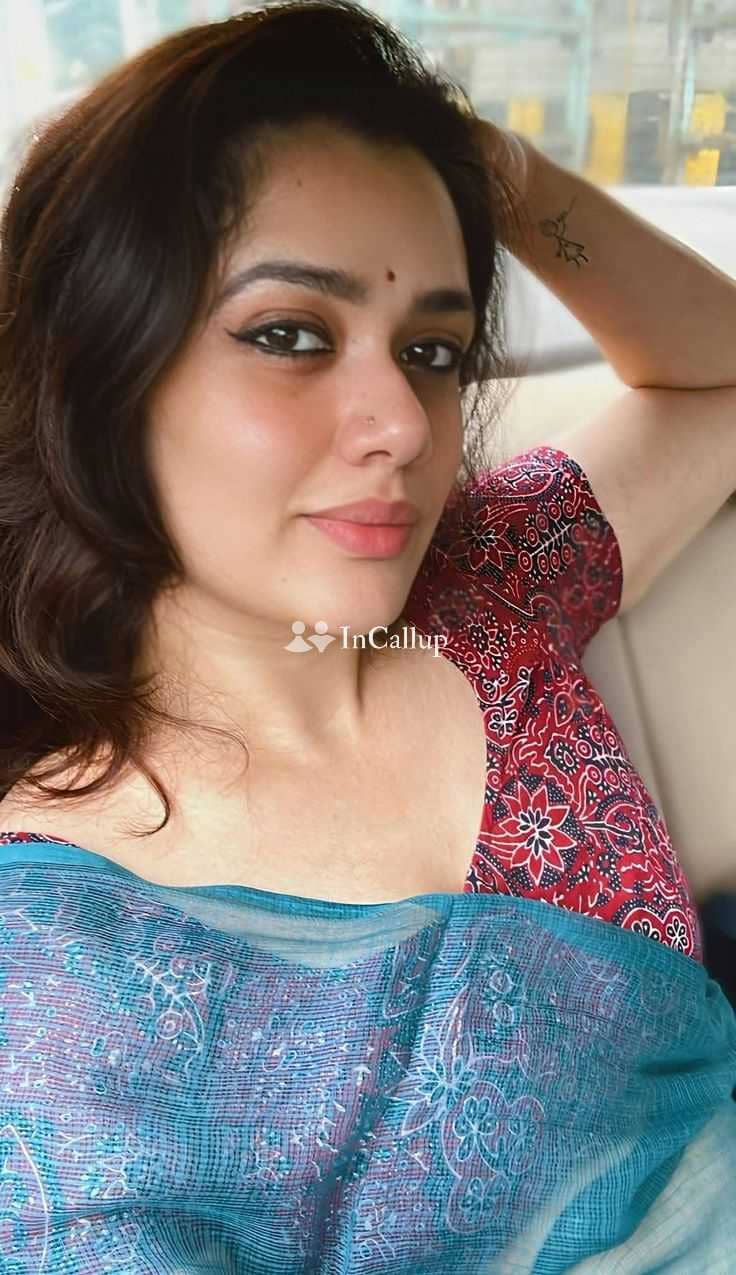 available for flexible hours classy ranii twenty one year old call girls woman pretty black hair and black eyes - Call Girls in Jharsuguda