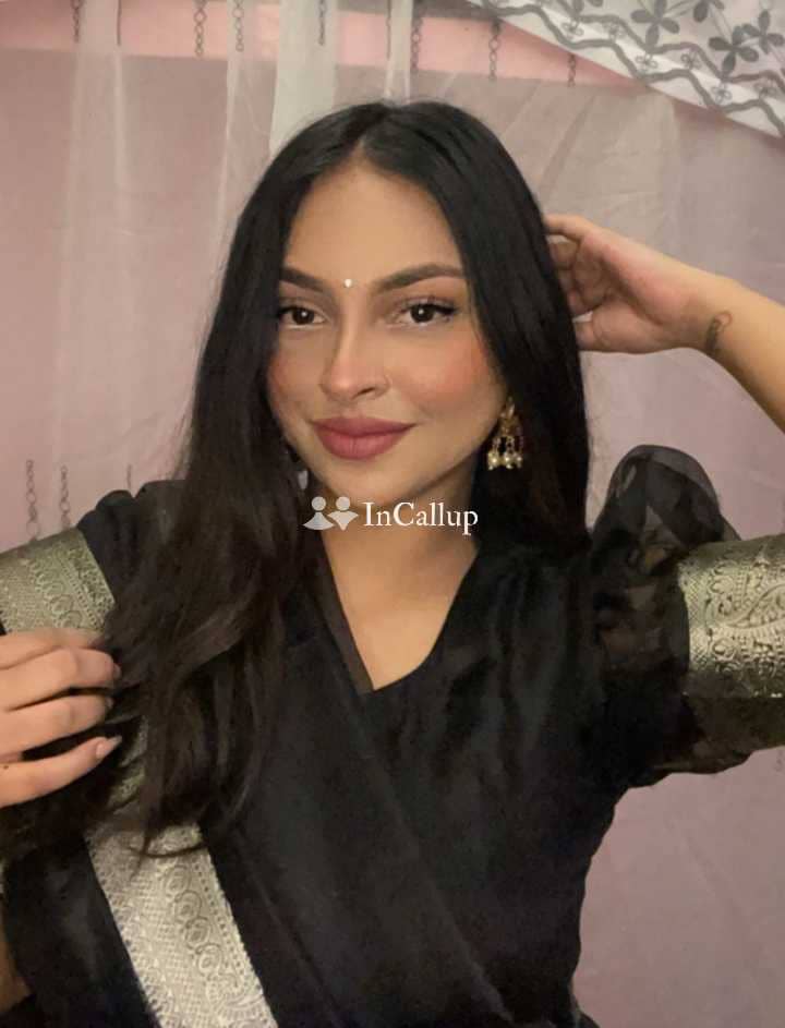 model look with black eyes and brown hair i am shonam kumar i a eighteen year old call girls - Call Girls in Kamle