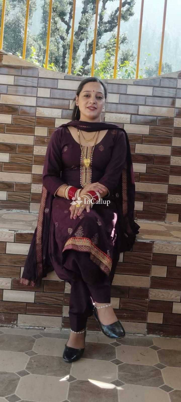 available for private dates with auburn hair and black eyes located in kannur sensual known for being seductive - Call Girls in Kannur