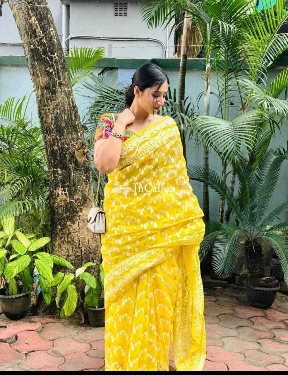working in kanpur available for both incall and outcall sparkling black eyes and black hair - Call Girls in Kanpur