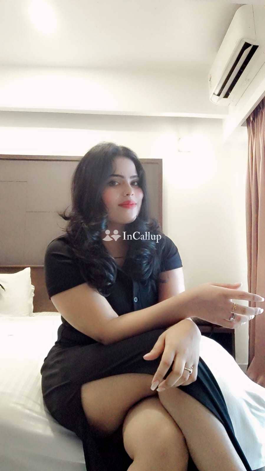 sensual curves and blonde hair known for being warm available for flexible hours ready in kathua - Call Girls in Kathua