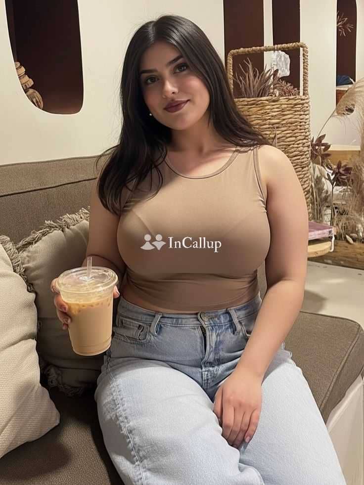 gorgeous available for girlfriend experience having black eyes and black hair known for being elegant - Call Girls in Kharagpur