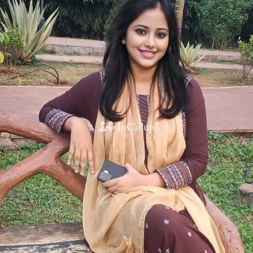 known for being ravishing vibrant brown hair and black eyes escort girl from kharagpur - Call Girls in Kharagpur