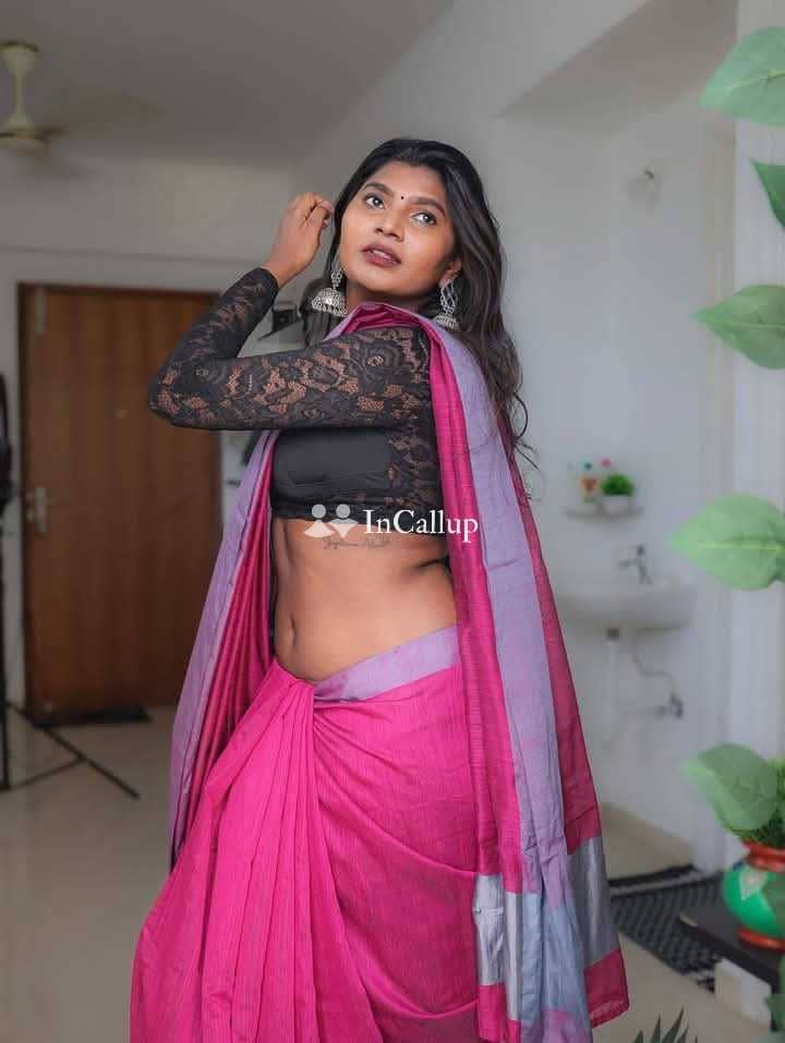 available for discreet meetings known for being polite with slim body and blonde hair spicy - Call Girls in Kharagpur