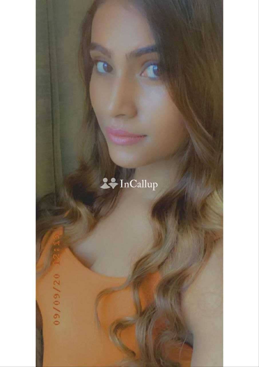 sparkling black eyes and black hair from koderma known for being ravishing available for casual fun - Call Girls in Koderma