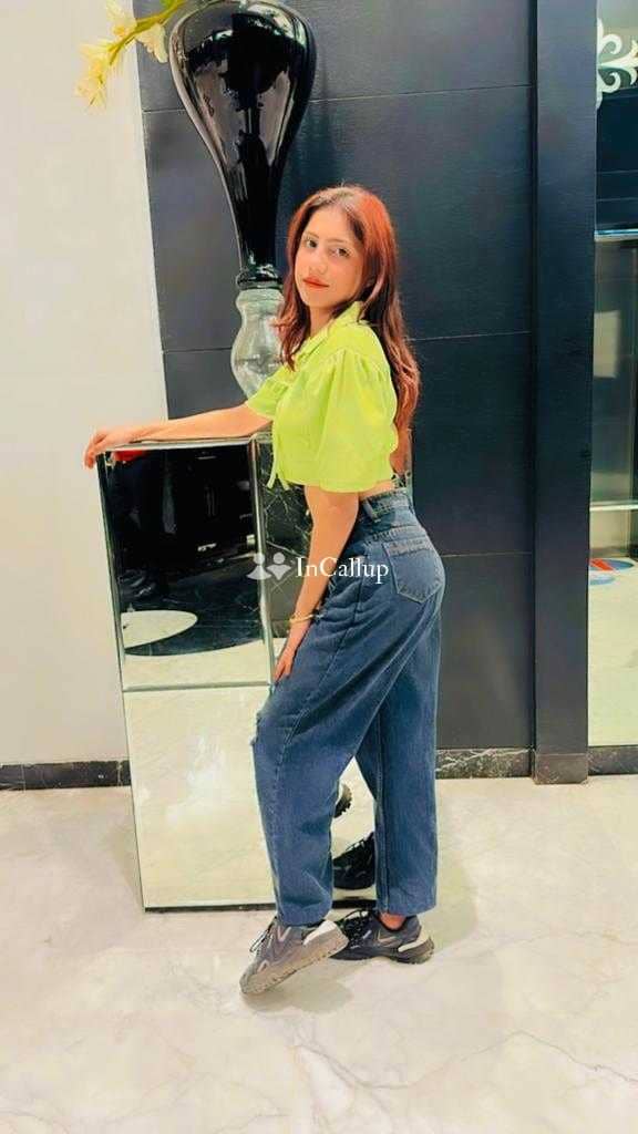 cute auburn eyes and brown hair beautiful model in koderma known for being passionate - Call Girls in Koderma