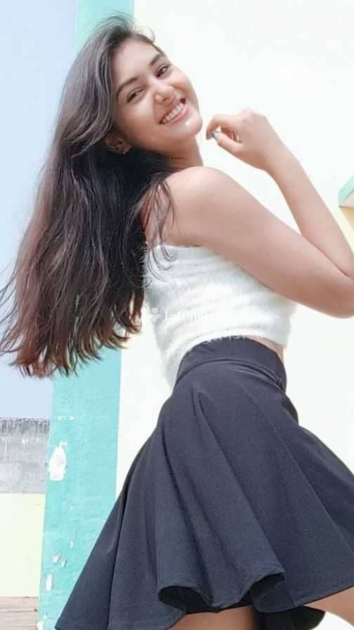 fresh full cash payment nineteen years old call girls angelic black hair and brown eyes available for casual fun - Call Girls in Kolhapur