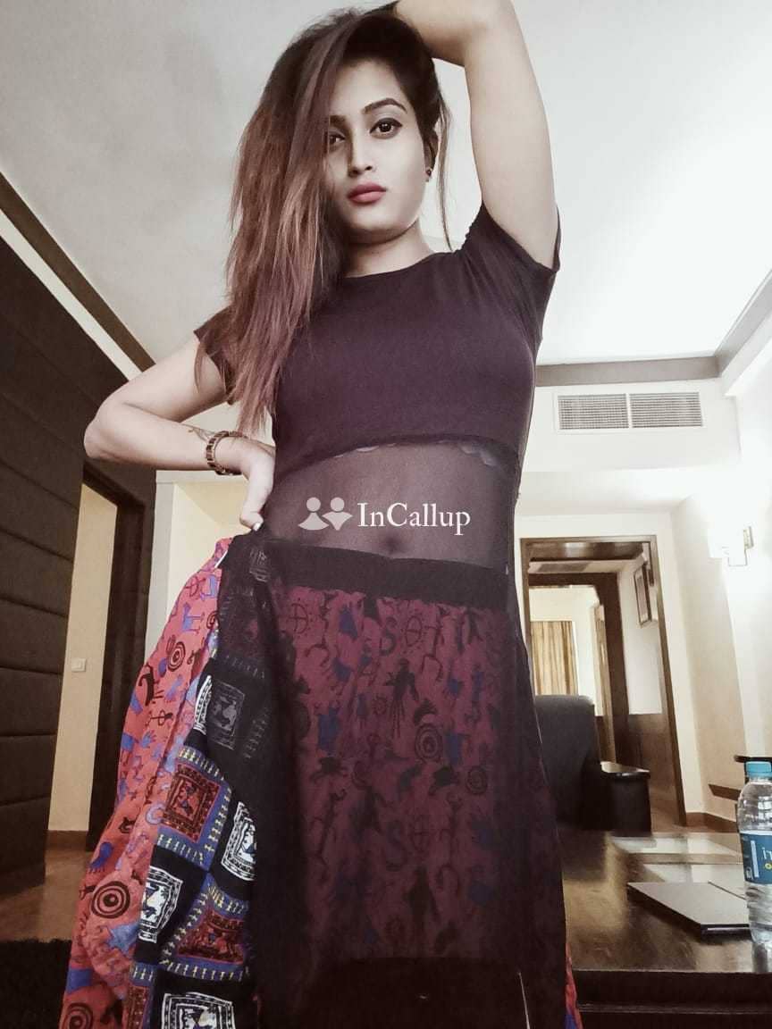 smooth black eyes and black hair known for being glamorous available for available 24x7 - Call Girls in Kolhapur