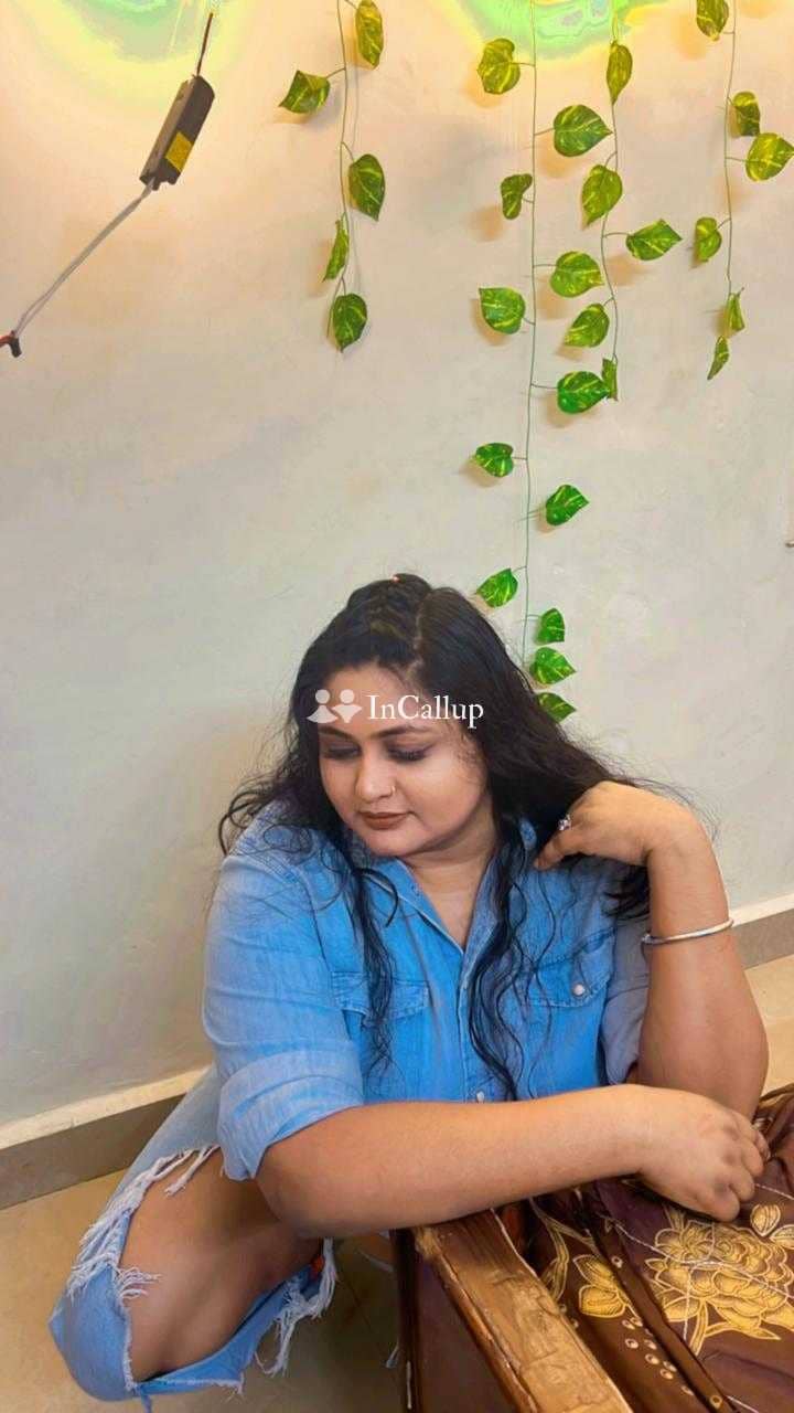 available for short notice available stylish blonde hair and black eyes serving clients in kolhapur - Call Girls in Kolhapur