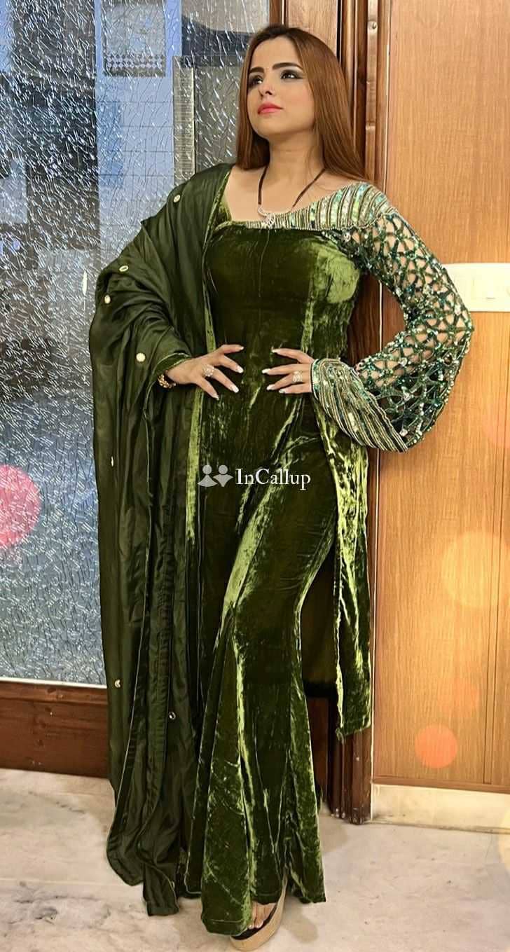 sexy tanish sharma twenty three years old call girls girlfriend escort service in kolkata - Call Girls in Kolkata
