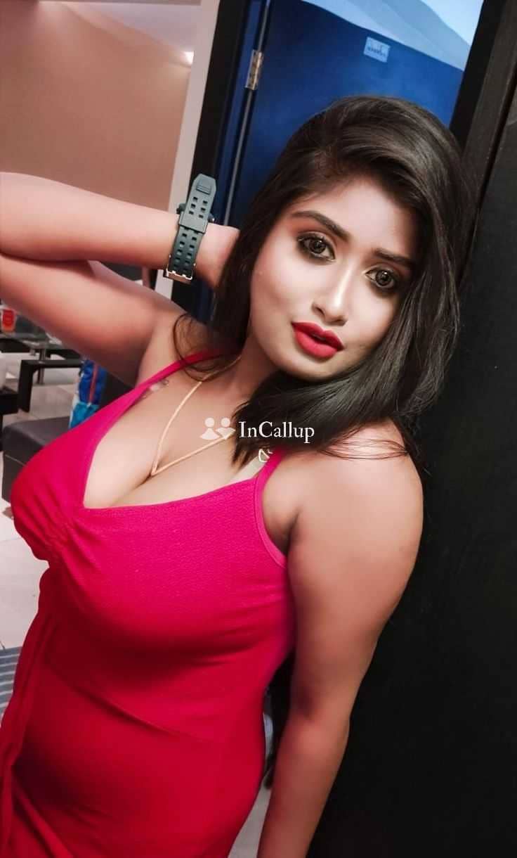 known for being warm kinky with curvy figure and auburn eyes available for incall escort service in kolkata - Call Girls in Kolkata