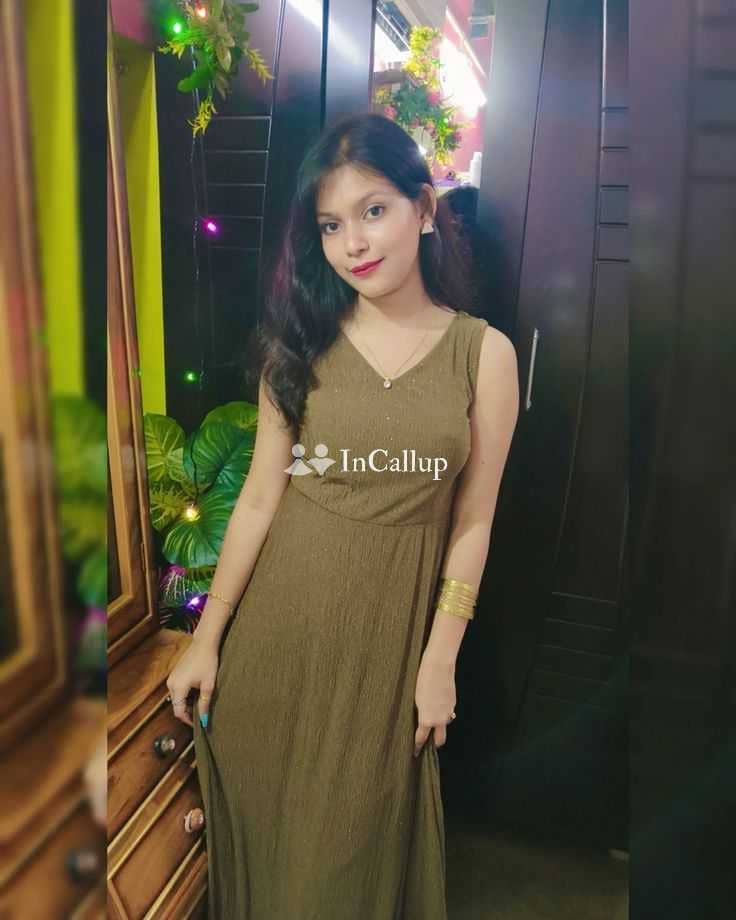 gorgeous escort in kolkata sparkling black eyes and black hair available for discreet meetings - Call Girls in Kolkata