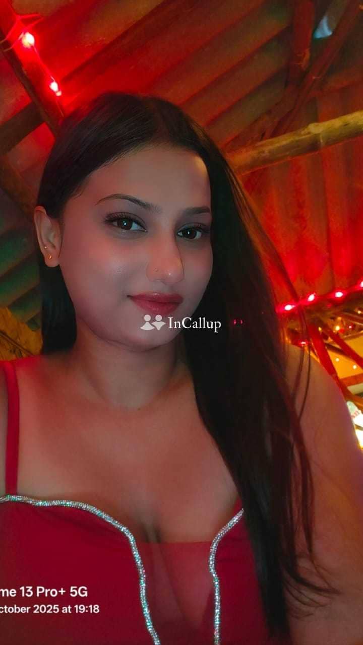 sexy blonde body and black hair available for hotel visits charming known for being romantic - Call Girls in Kolkata