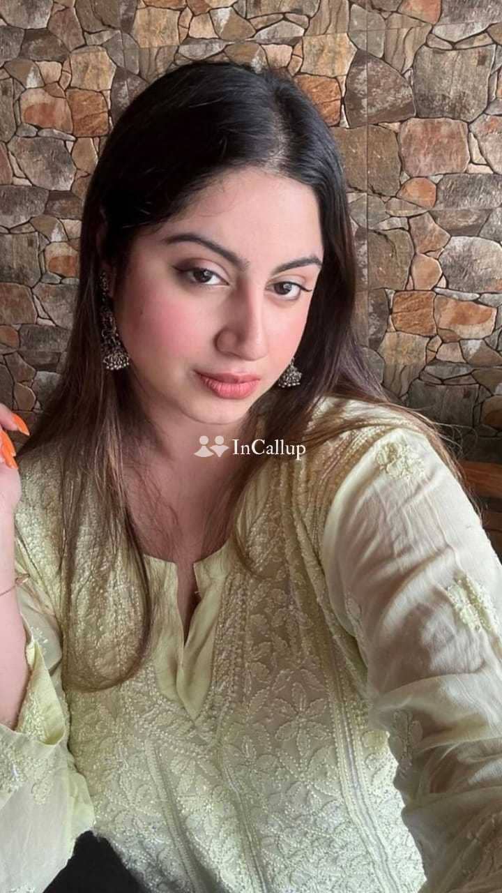 Annu kumari call girl service available - Call Girls in Kolkata