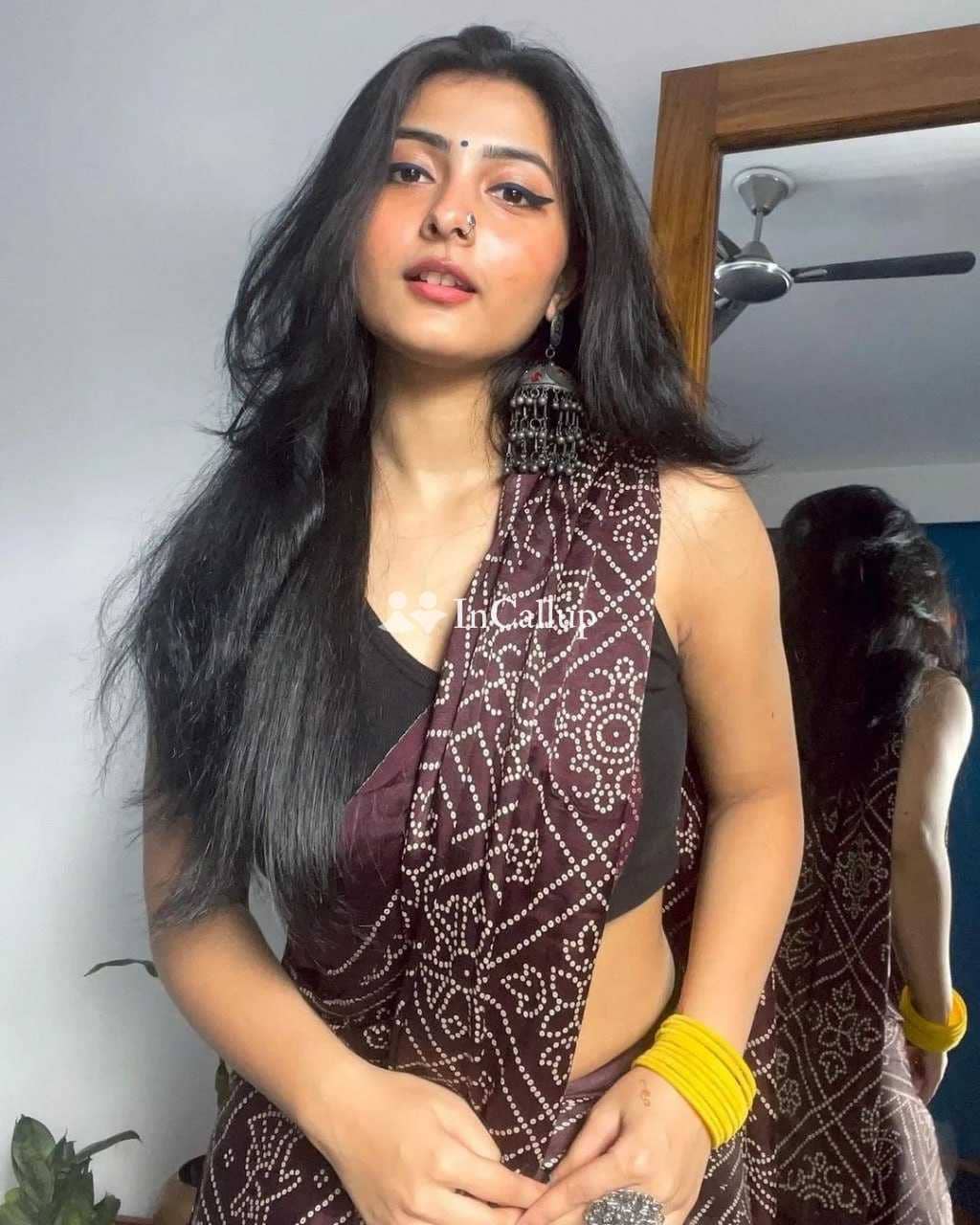 mature khusi twenty four year old call girls known for being caring delightful black eyes and black hair - Call Girls in Kolkata