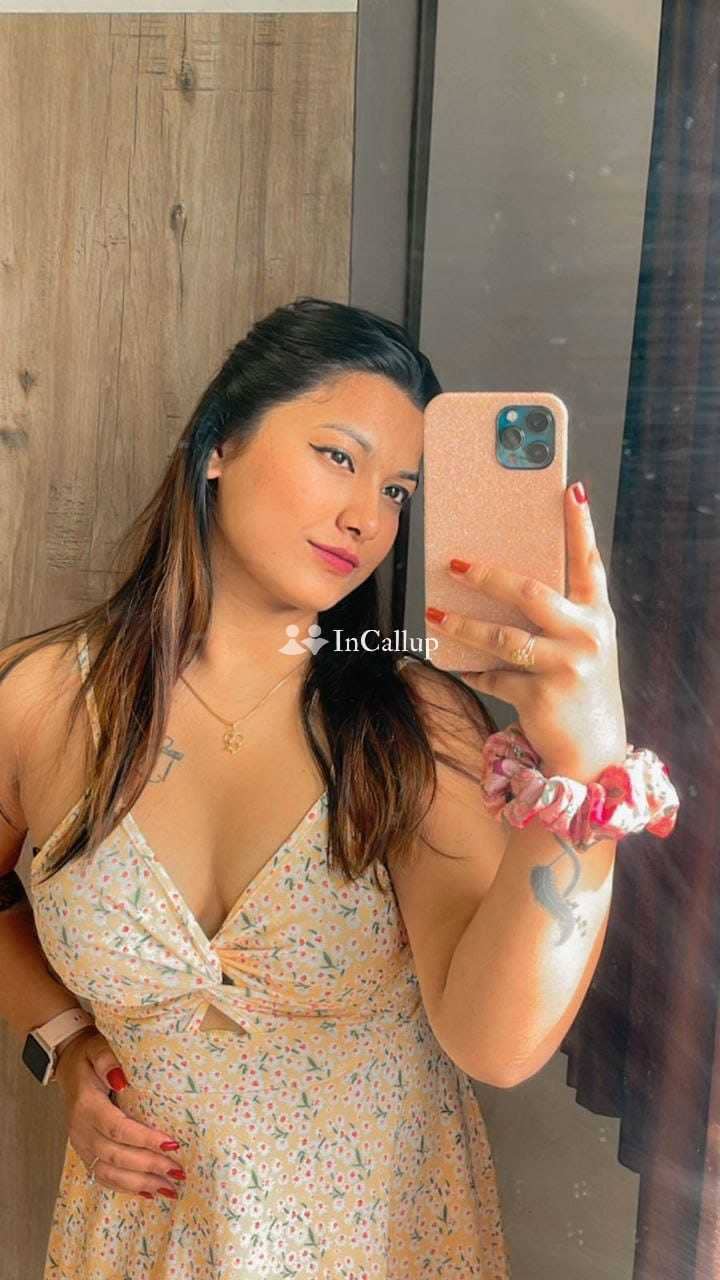 known for being skilled with black hair and black eyes available now trusted reliable service - Call Girls in Kolkata