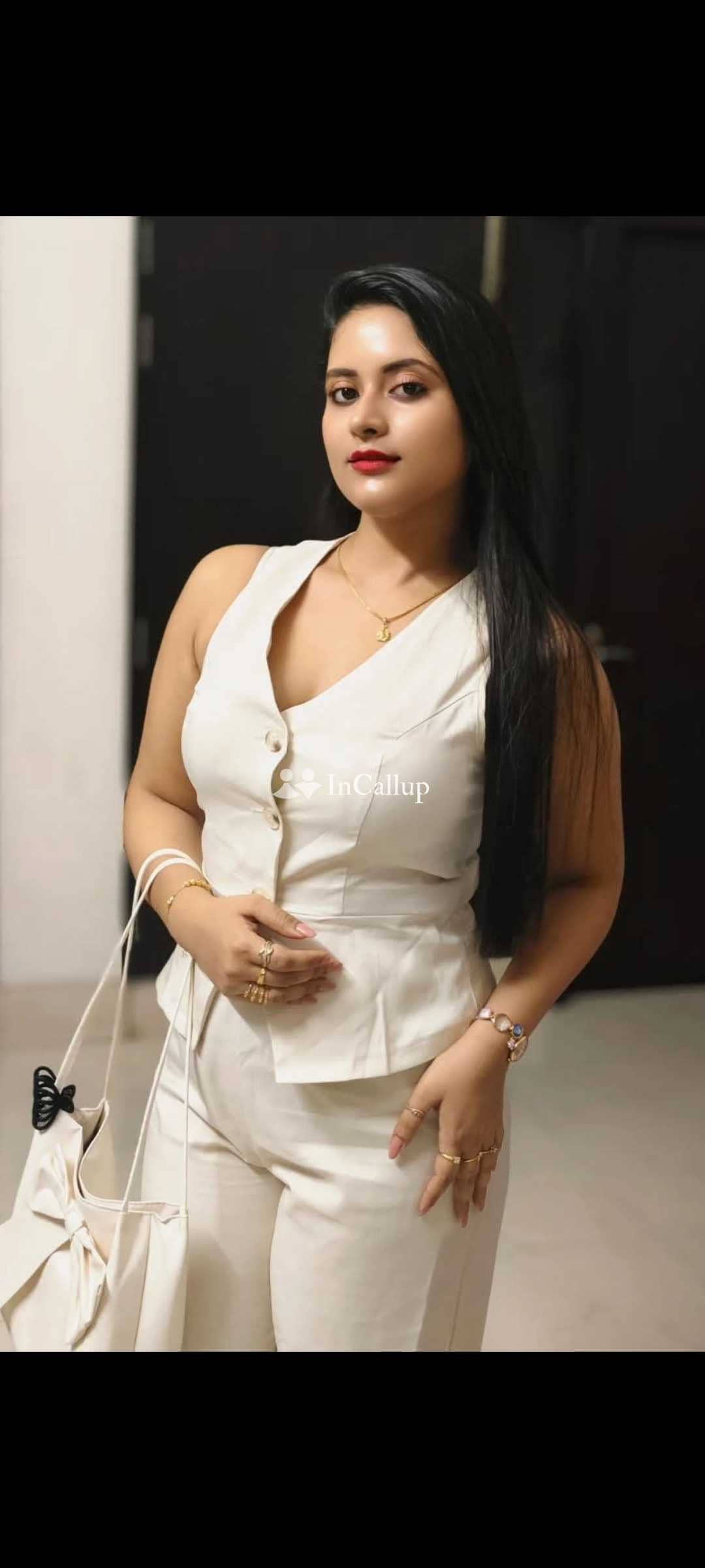 model available now trusted reliable service - Call Girls in Kolkata