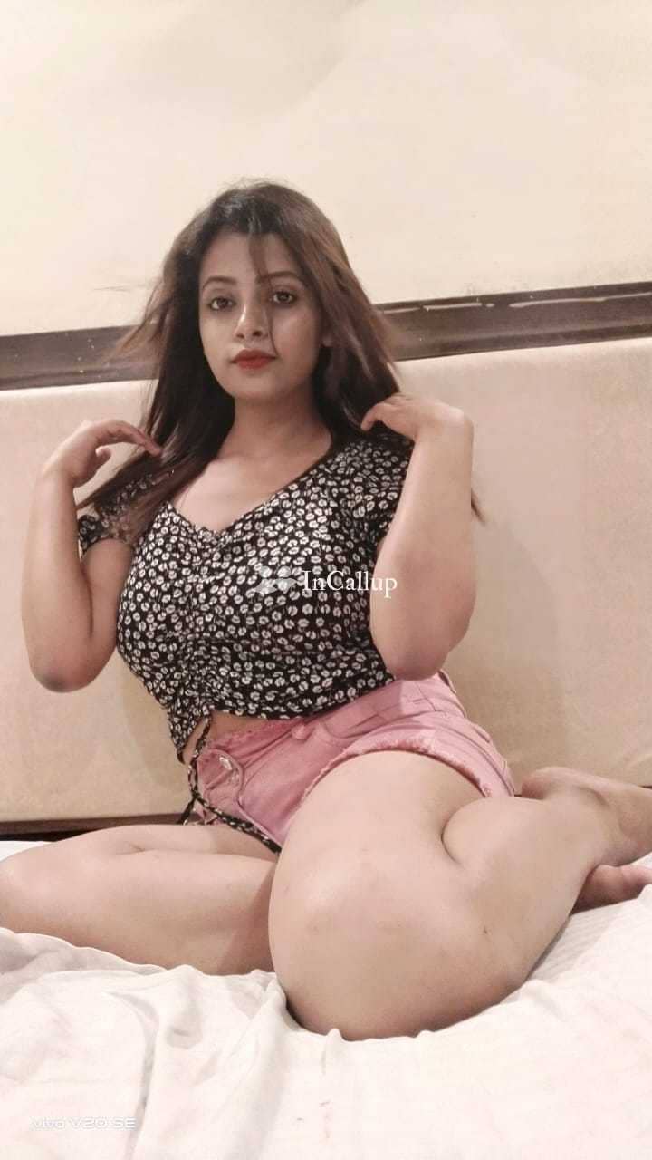 Call me escort service vip college girl best service available - Call Girls in Kolkata