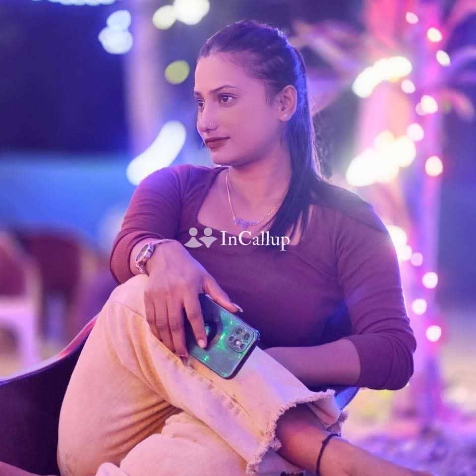 with blonde hair and black body type looking for pleasure meet tanish sharma a twenty three year old call girls - Call Girls in Kolkata