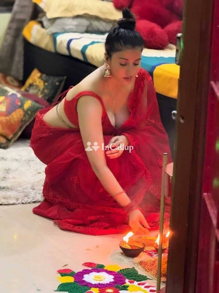 sweet black eyes and black hair fresh siya twenty three years old call girls available for advance booking - Call Girls in Kondagaon