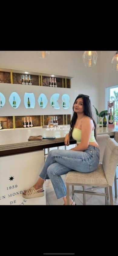 classy sima kumari twenty one year old call girls woman model look with black eyes and black hair - Call Girls in Korba