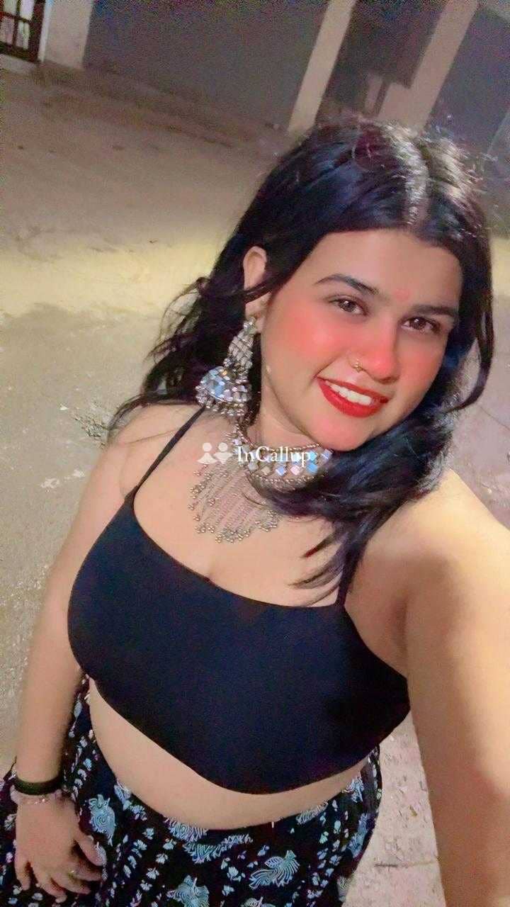 seductive black hair and green eyes available for short notice available known for being trustworthy sensual - Call Girls in Kota