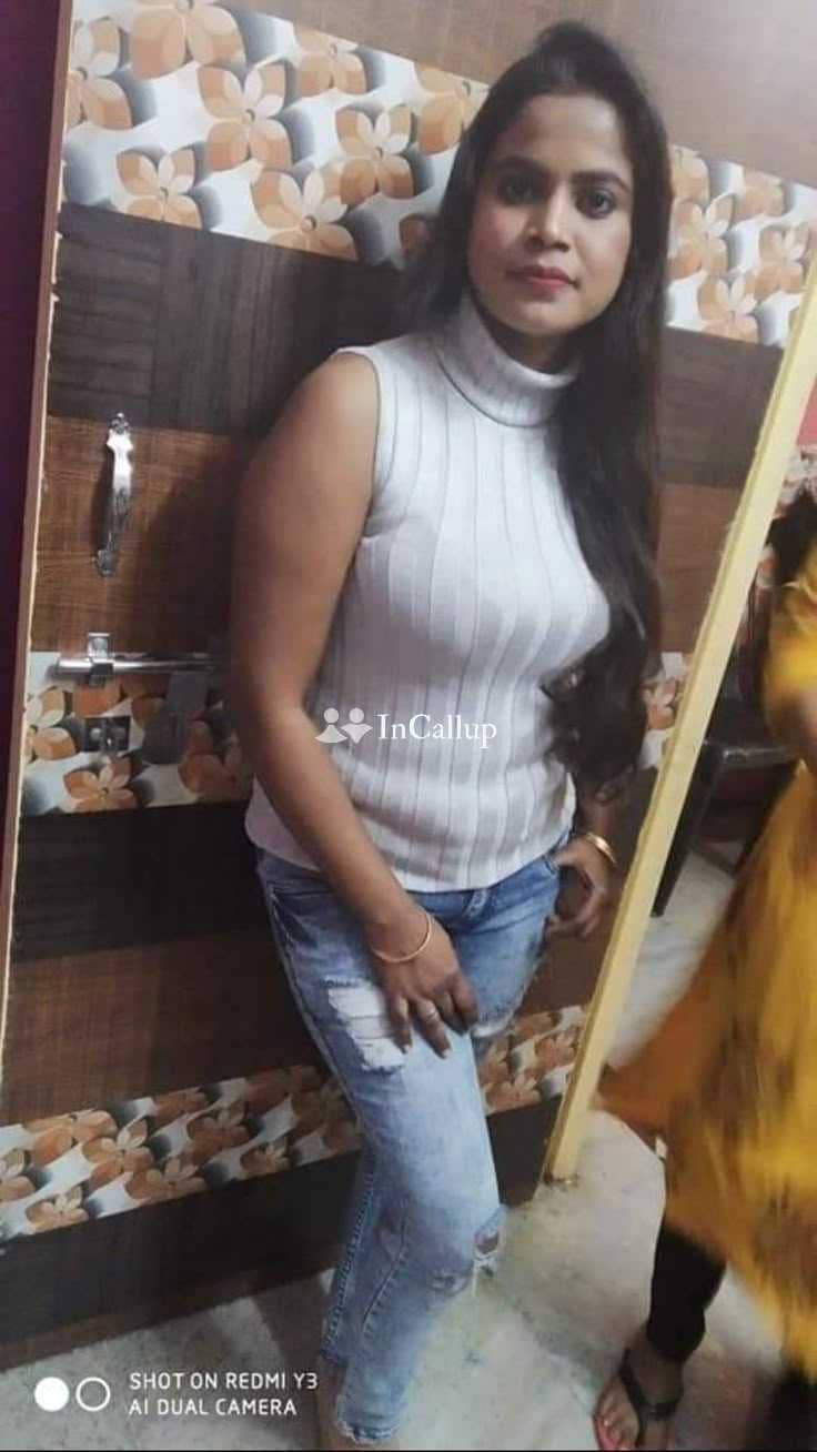 romantic companion in krishnanagar tempting black eyes and black hair known for being affectionate - Call Girls in Krishnanagar