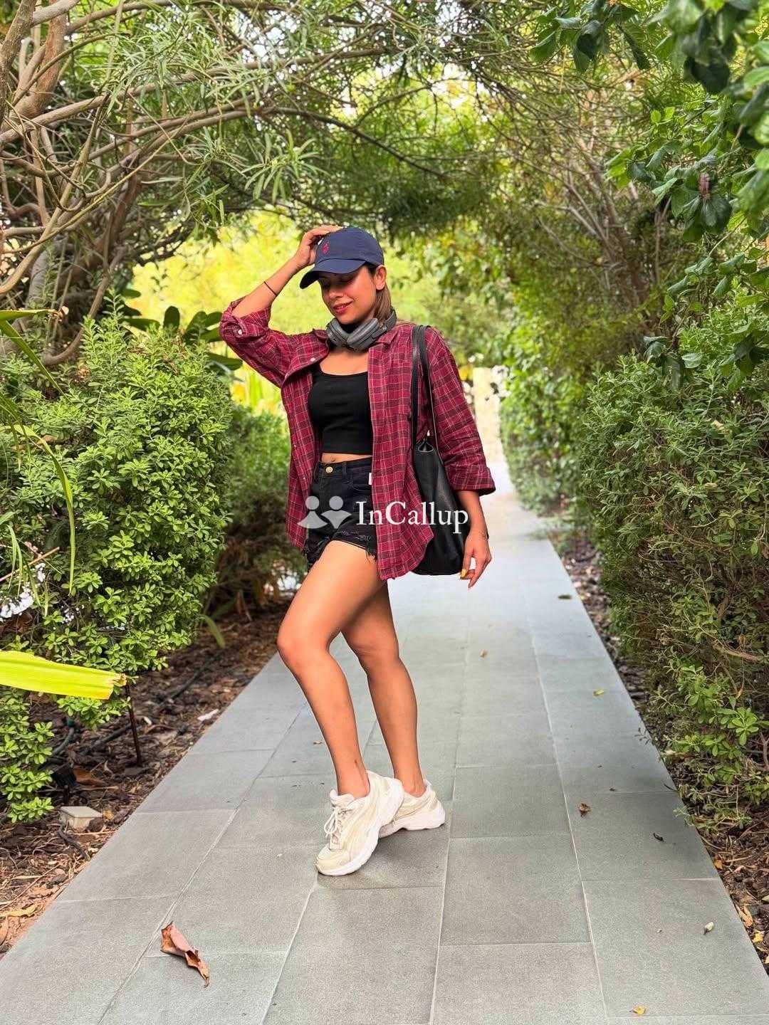 meet me in kullu available for both incall and outcall known for being affectionate sensual curves and brown hair - Call Girls in Kullu