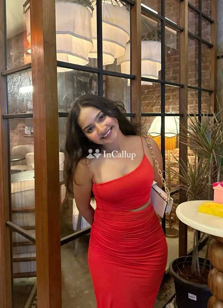 premium babe from kurnool horny glamorous black hair and black eyes available now trusted reliable service - Call Girls in Kurnool