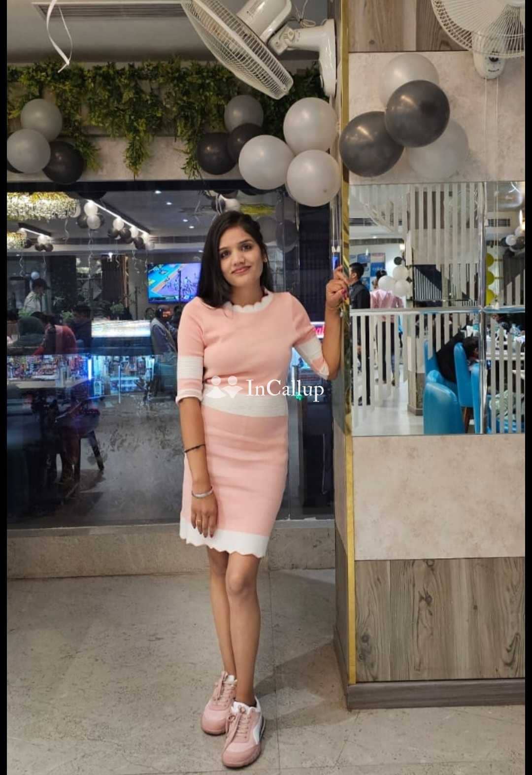 known for being bold available for party companion sexy black body and blue hair - Call Girls in Kurseong