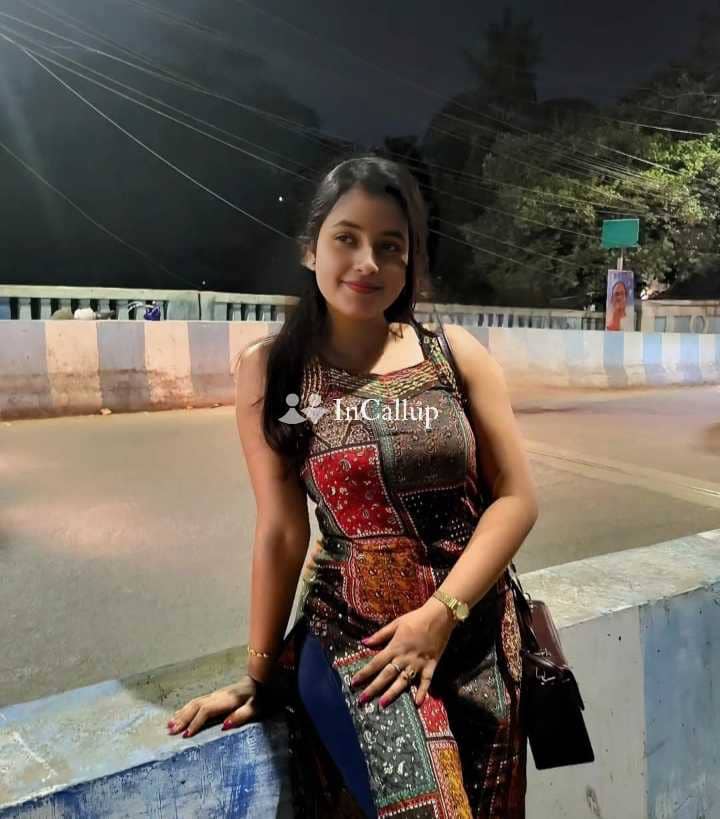 meet unimated short call a nineteen year old call girls with black hair and black eyes known for being caring - Call Girls in Latur