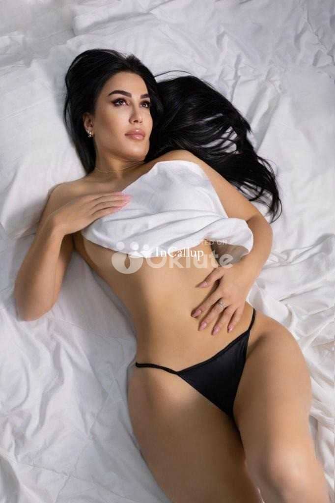 living in laxmi nagar available for incall known for being charming with brown body type and brown eyes - Call Girls in Laxmi Nagar