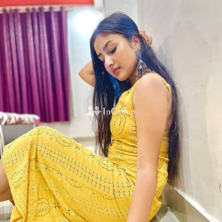 near lucknow mature arawy angel twenty year old call girls known for being confident - Call Girls in Lucknow